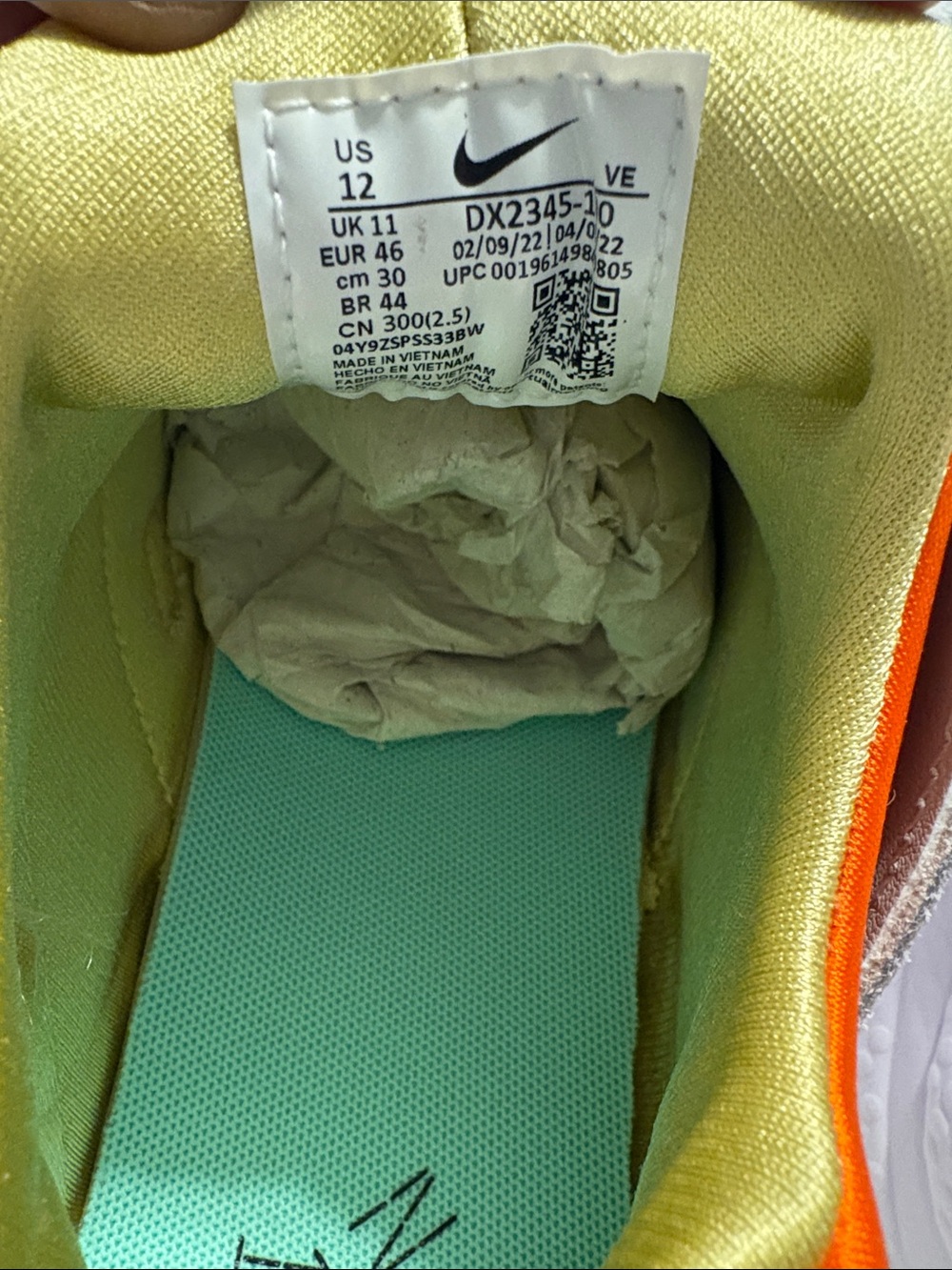Nike Men’s Sneakers in White, Orange, Blue, Mint. New never worn - Picture 7 of 8